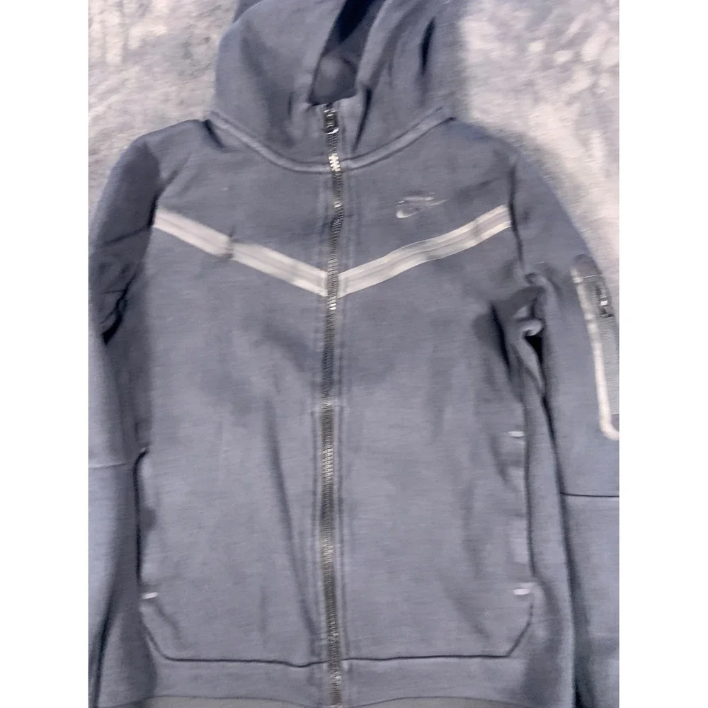 Nike Tech Fleece Boys Hoodie L Gray Zippered Sleeve Pocket Full Zip Athletic
